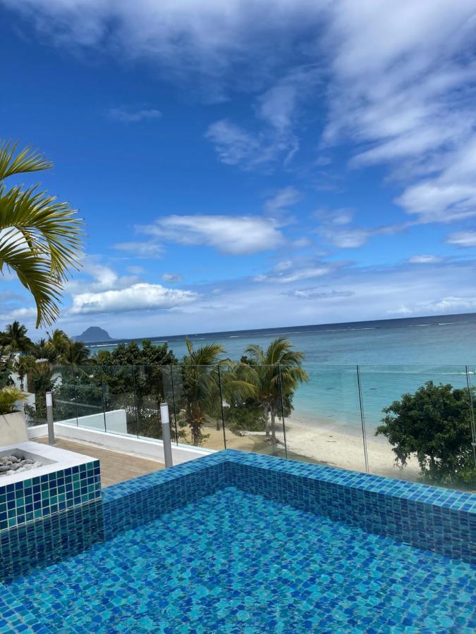 Cap Ouest Beachfront Luxury Penthouse & Apartment Flic-en-Flacq エクステリア 写真