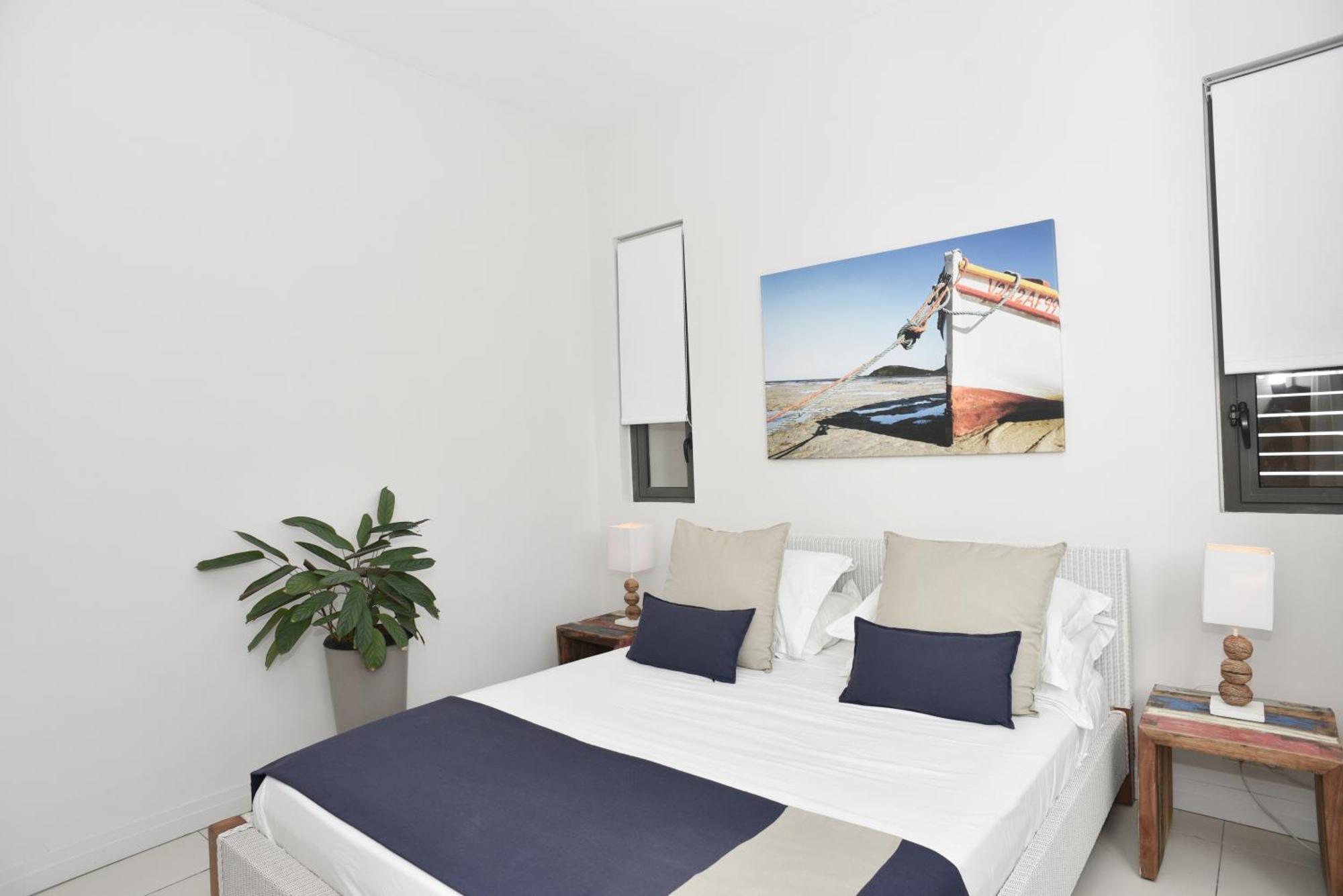 Cap Ouest Beachfront Luxury Penthouse & Apartment Flic-en-Flacq エクステリア 写真